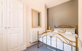 Platform Port Area Apartment 1 With Free Street Parking